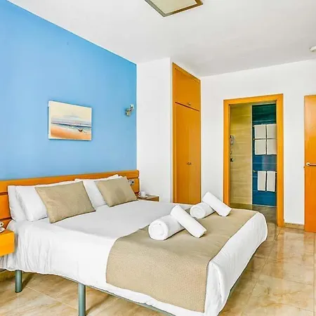 Cala'n Blanes Sleeps 9 Pool Air Con Wifi *