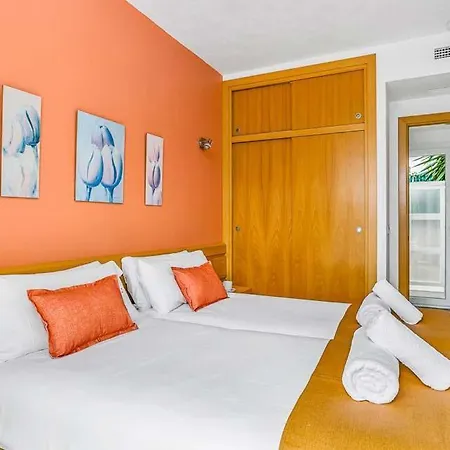 Cala'n Blanes Sleeps 9 Pool Air Con Wifi * 칼라엔블레인즈